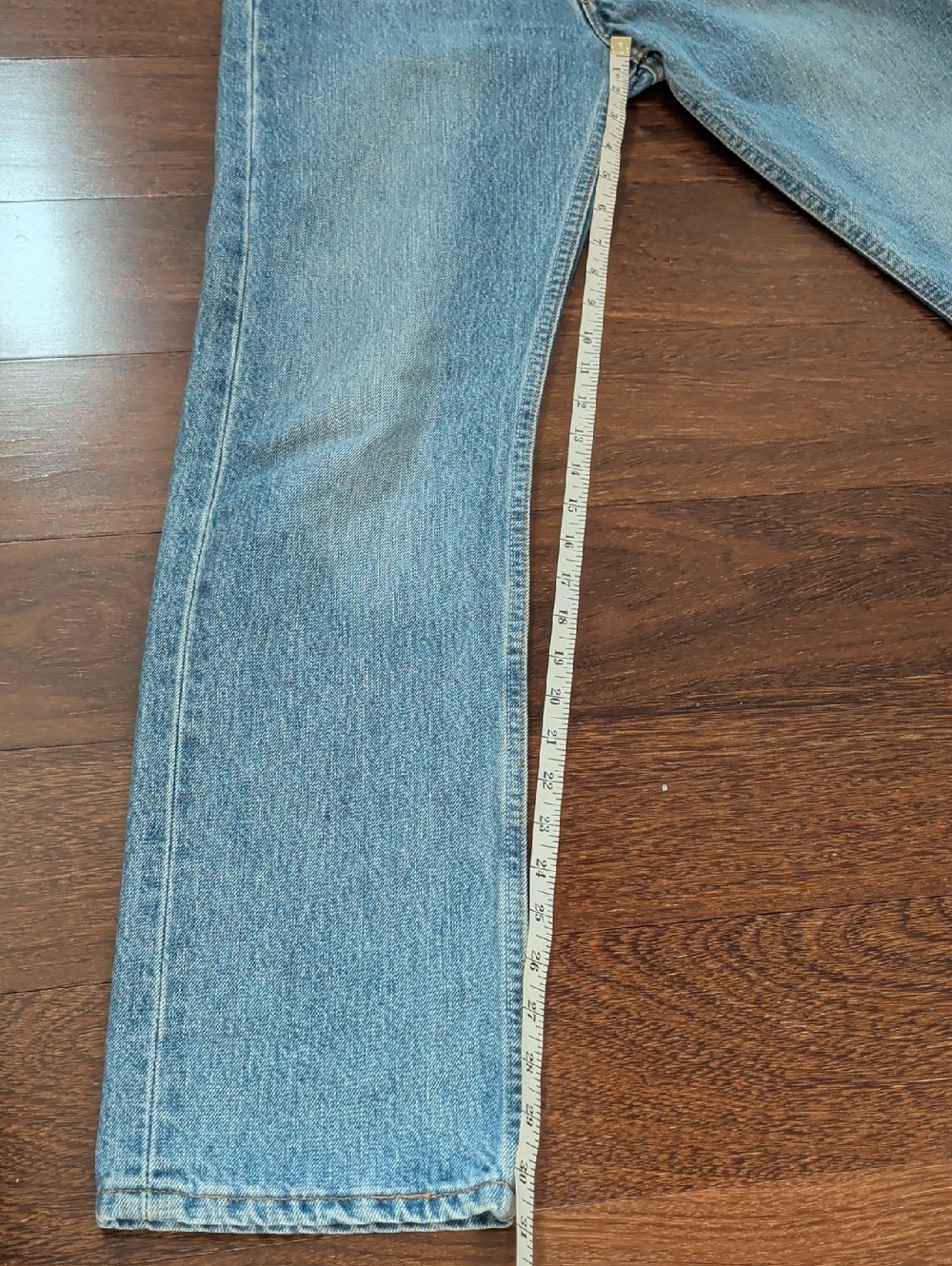 Vintage Levi's 501 Classic Blue Denim Jeans - Picture 6 of 8